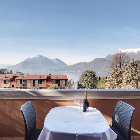 Apt With Balcony & Lake View! Apartman