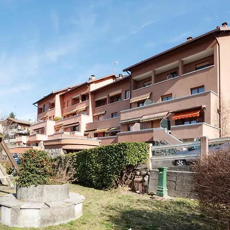 Apt With Balcony & Lake View! Bellano